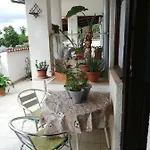 Ljubica 招待所 3*