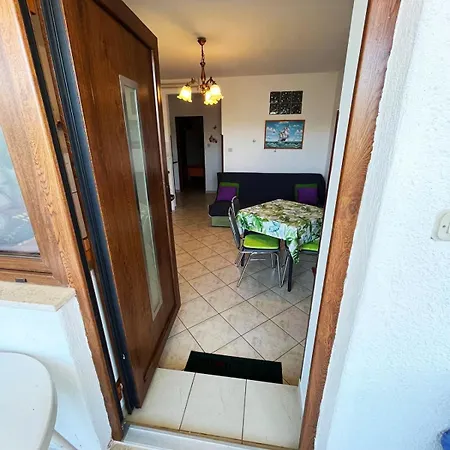 ゲストハウス Ljubica ロヴィニ