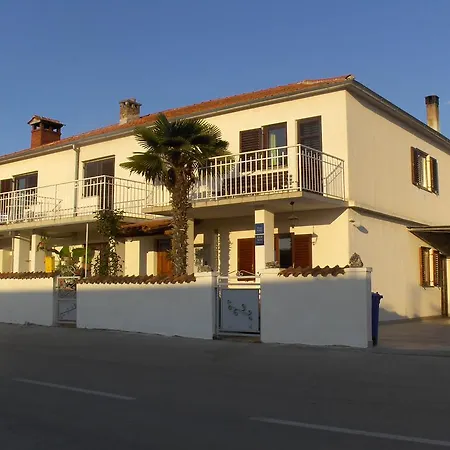 Ljubica ゲストハウス 3*